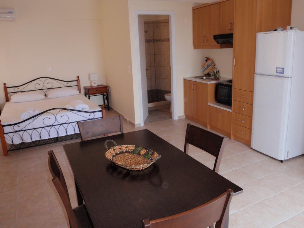 Afroksilia Apartment Katouna Exterior foto